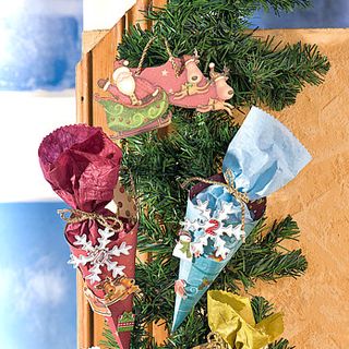 Adventskalender mit bunten T&uuml;ten