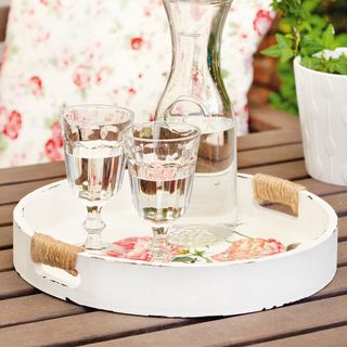 Tablett mit Rosenmotiv im Landhaus-Stil