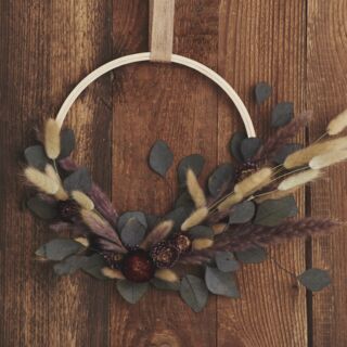 Stickring mit Trockenblumen gestalten