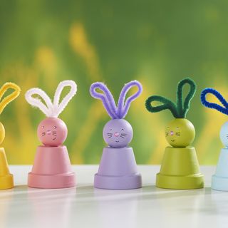 Hasen aus Terrakotta-T&ouml;pfen