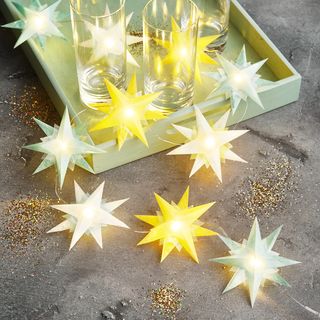 Funkelnde Sternen-Lichterkette falten
