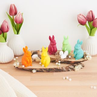 Farbenfrohe DIY Hasen-Kerzen