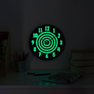 Nachtleuchtende geplottete Uhr