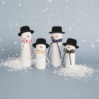 Schneem&auml;nner aus Figurenkegeln