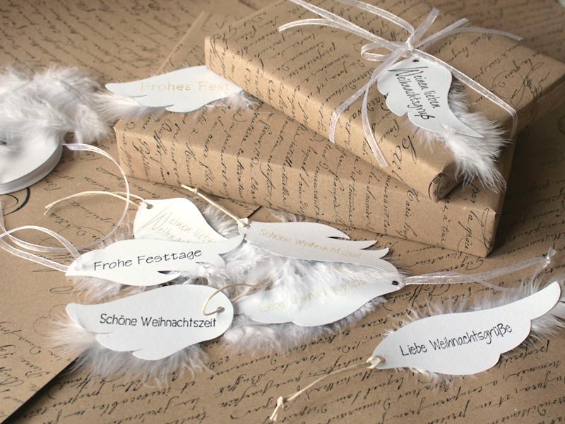 Geschenkanh&auml;nger mit Federn