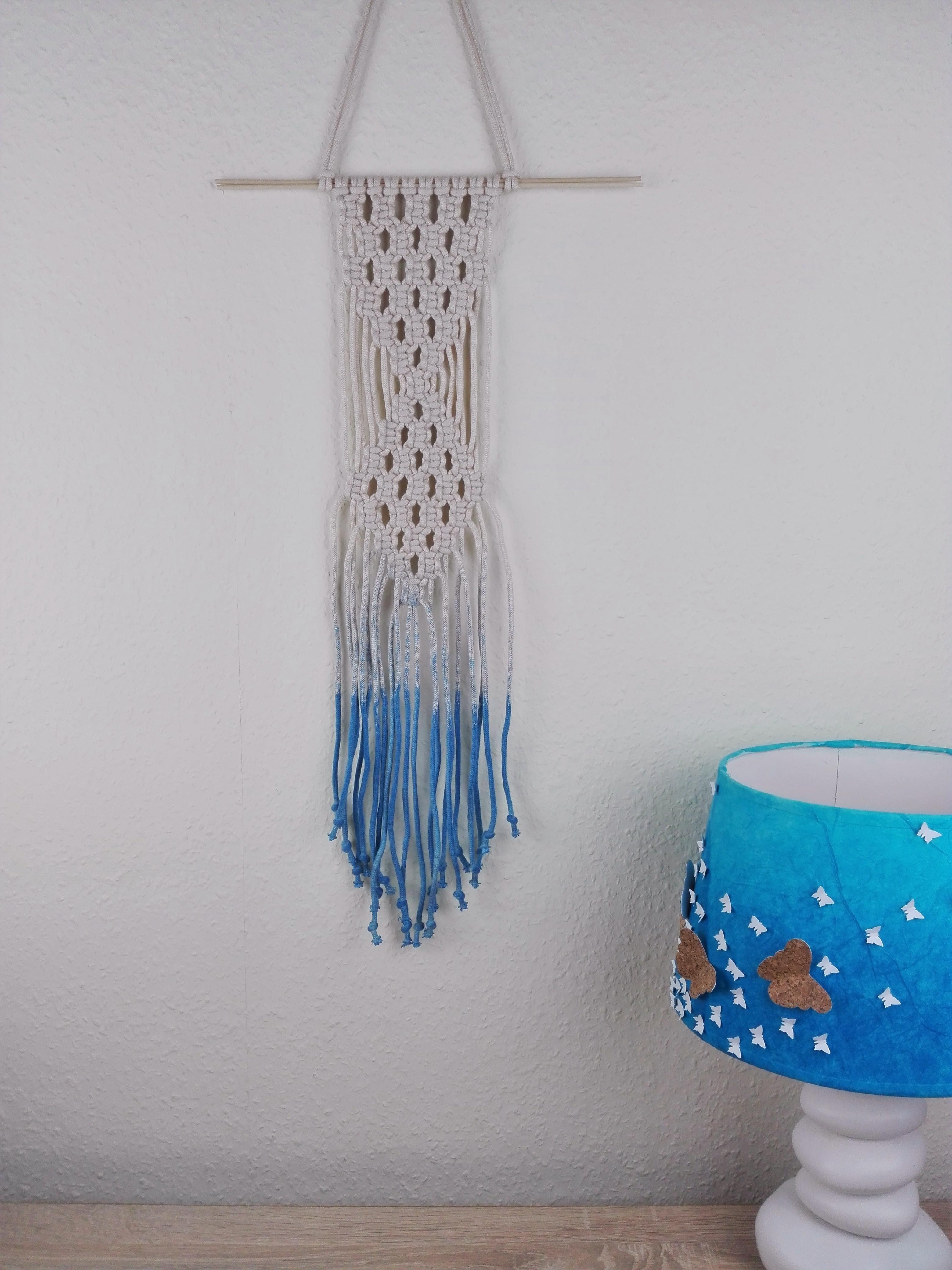 macram&eacute;-wall hanging finished