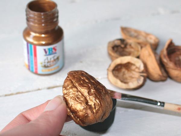 Gl&uuml;cksn&uuml;sse f&uuml;r Silvester selber bemalen mit Metallicfarben 