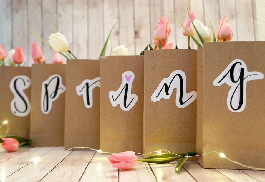 Handletteringvasen als Fr&uuml;hlingsboten