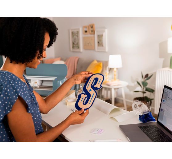 Cricut Maker 4 + Essentials-Bundle