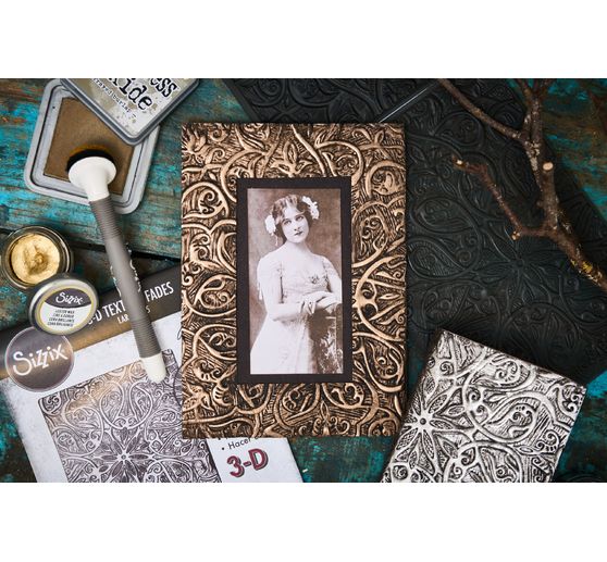 Sizzix A5 Pr&auml;geschablone "Engraved by Tim Holtz"