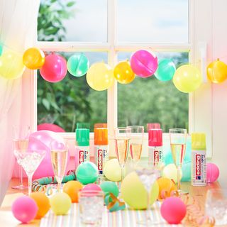 Neonbunte Acrylkugel-Kette